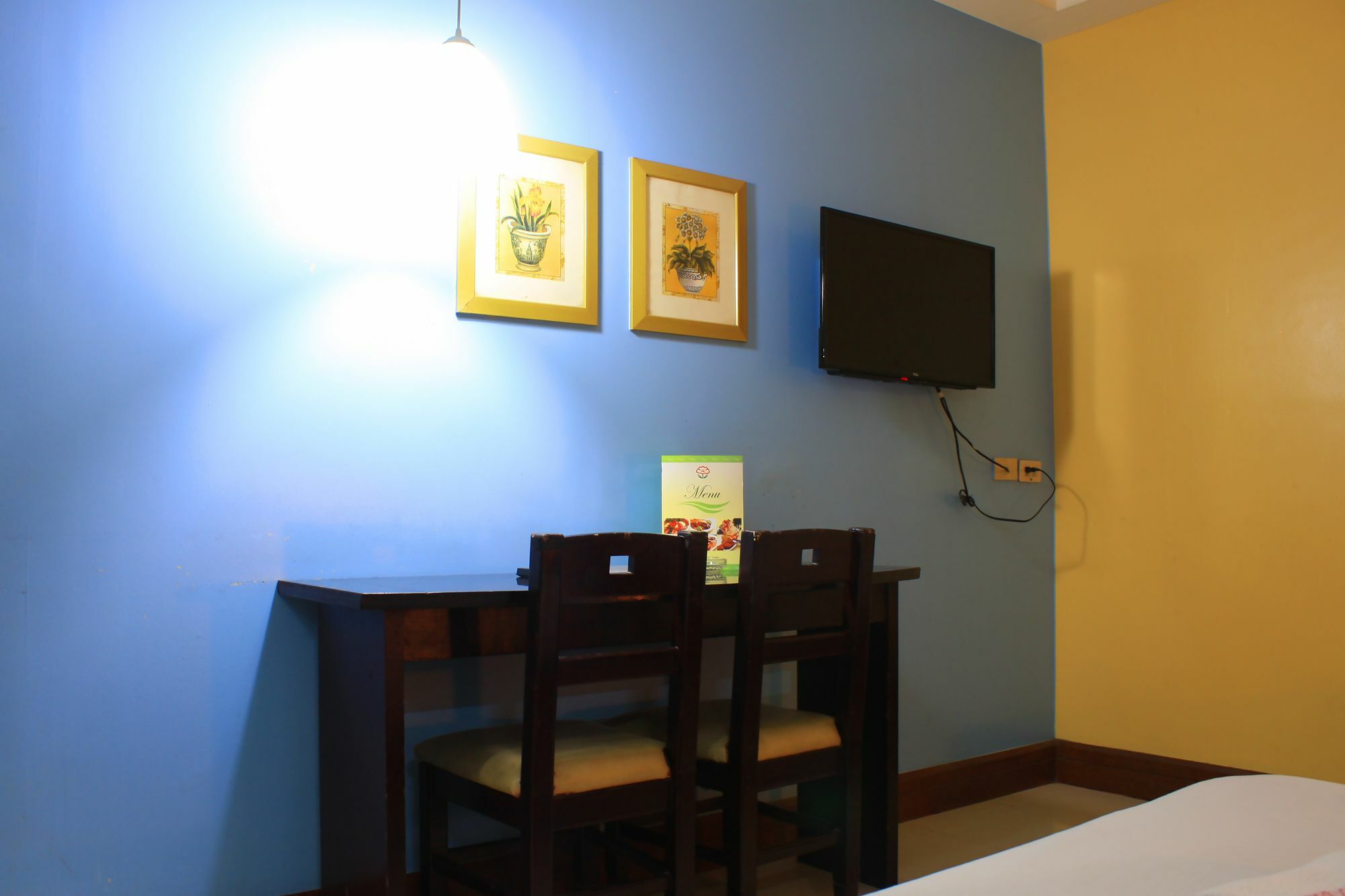 Vista Apartelle Makati City Exterior photo