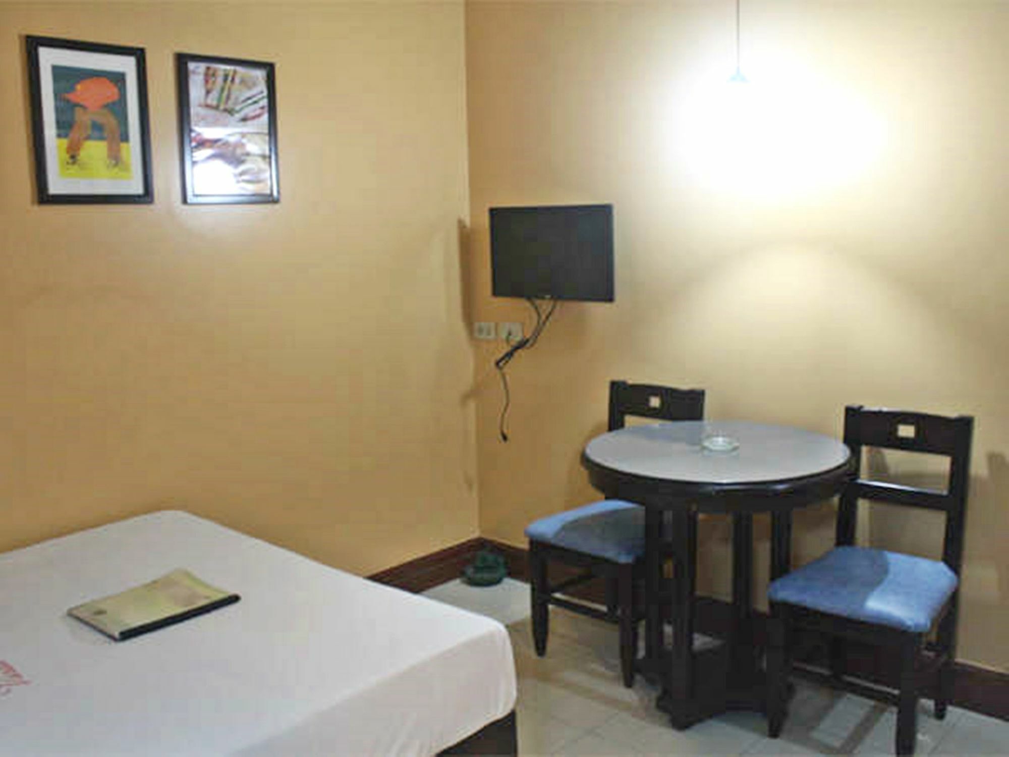 Vista Apartelle Makati City Exterior photo