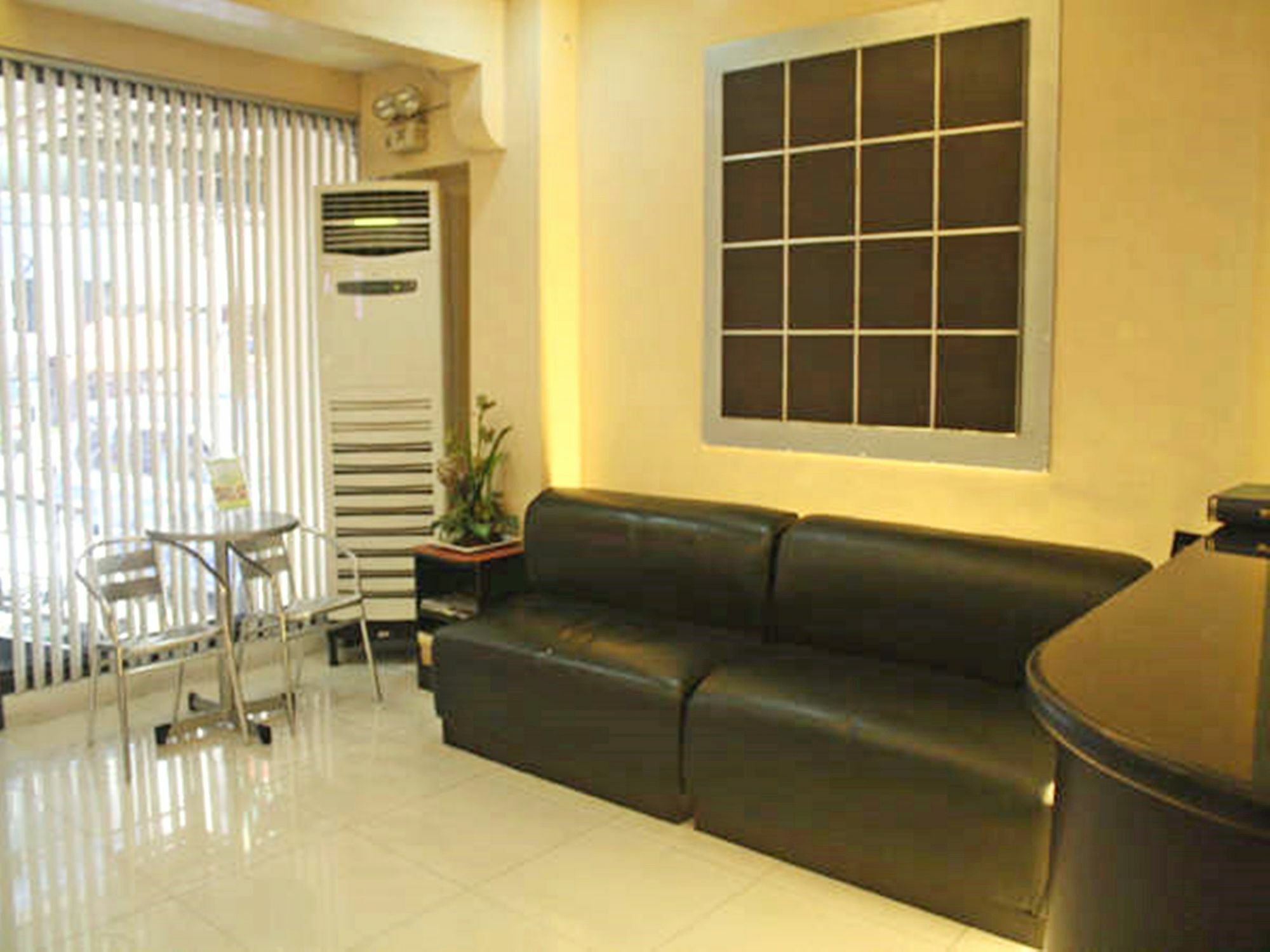 Vista Apartelle Makati City Exterior photo