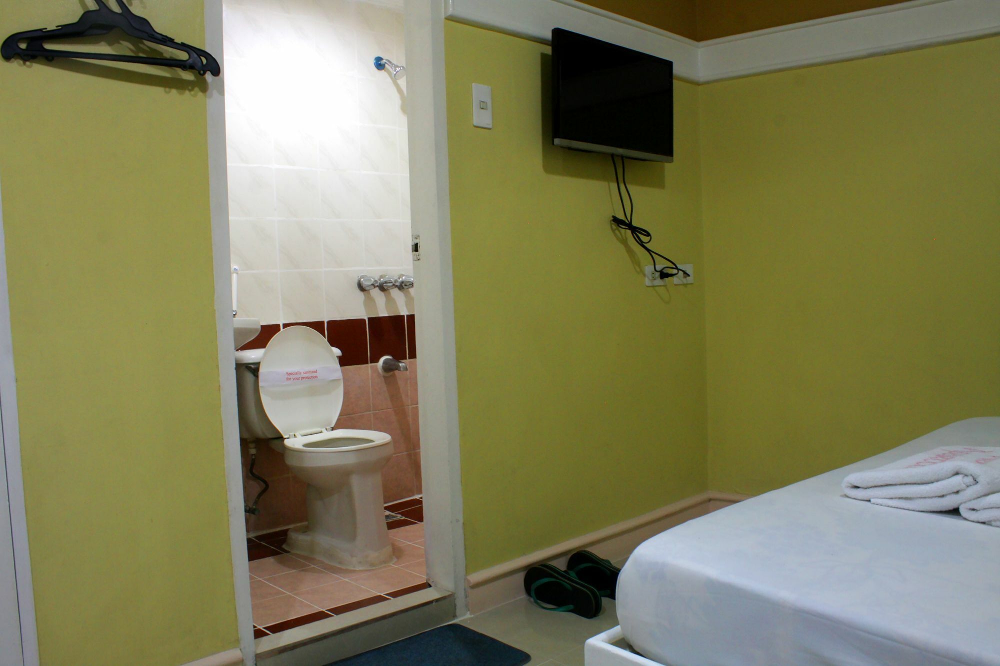 Vista Apartelle Makati City Exterior photo